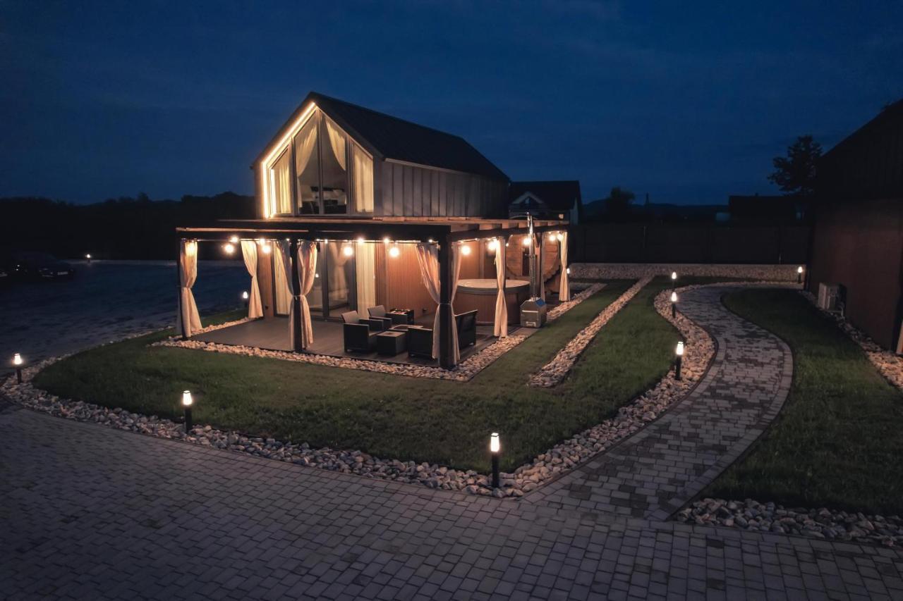 Village Resort Sauna & Jacuzzi & Netflix Tworkowa Exterior photo